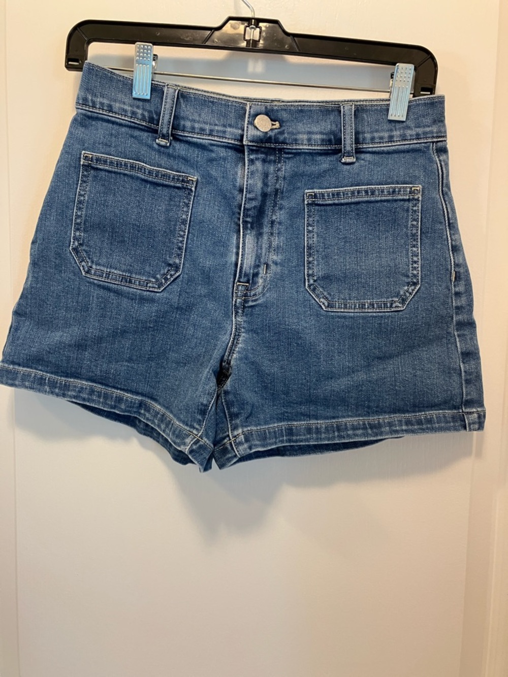 Women's High-Rise Denim Shorts in Medium Blue Size-25
